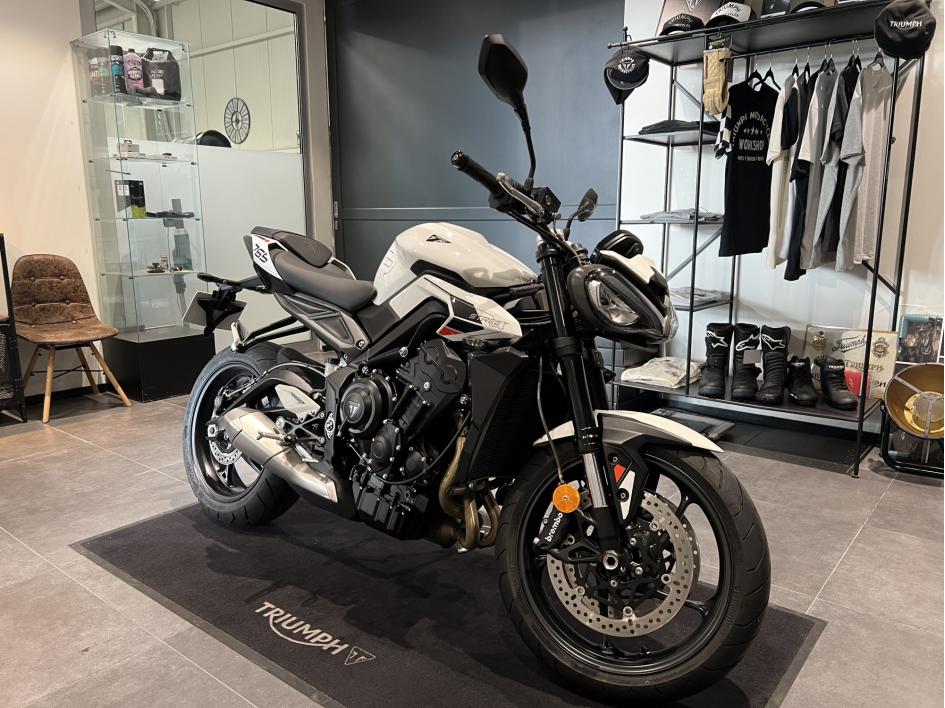 TRIUMPH STREET TRIPLE 765 R - 120ch 