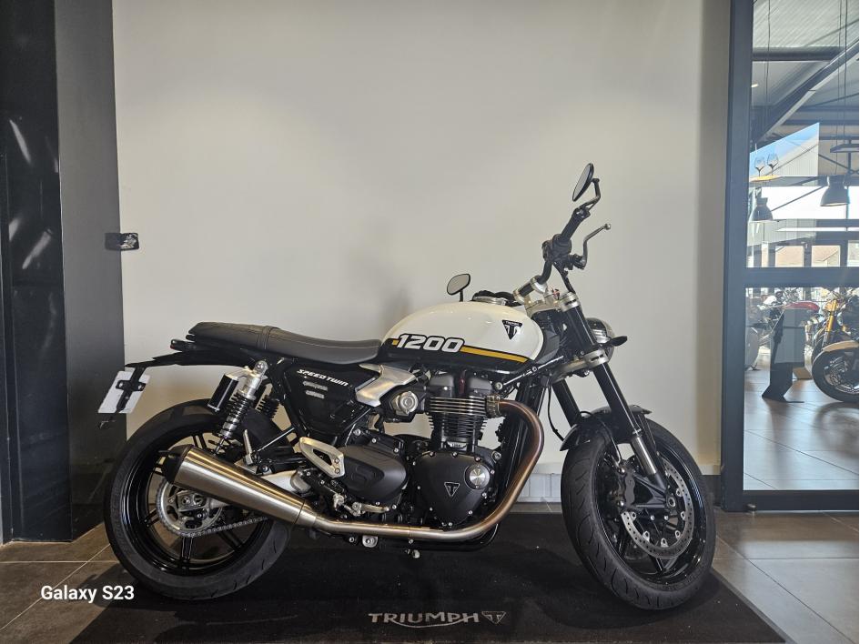 TRIUMPH SPEED TWIN 1200