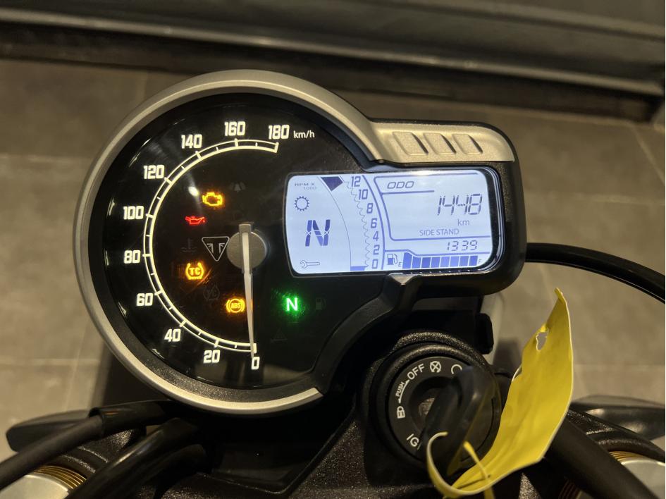 TRIUMPH SPEED 400