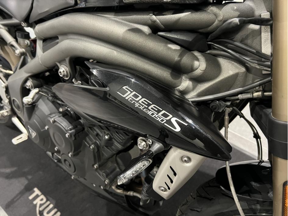 TRIUMPH SPEED TRIPLE 1050 S 