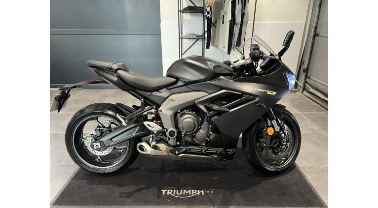 TRIUMPH 	DAYTONA 660
