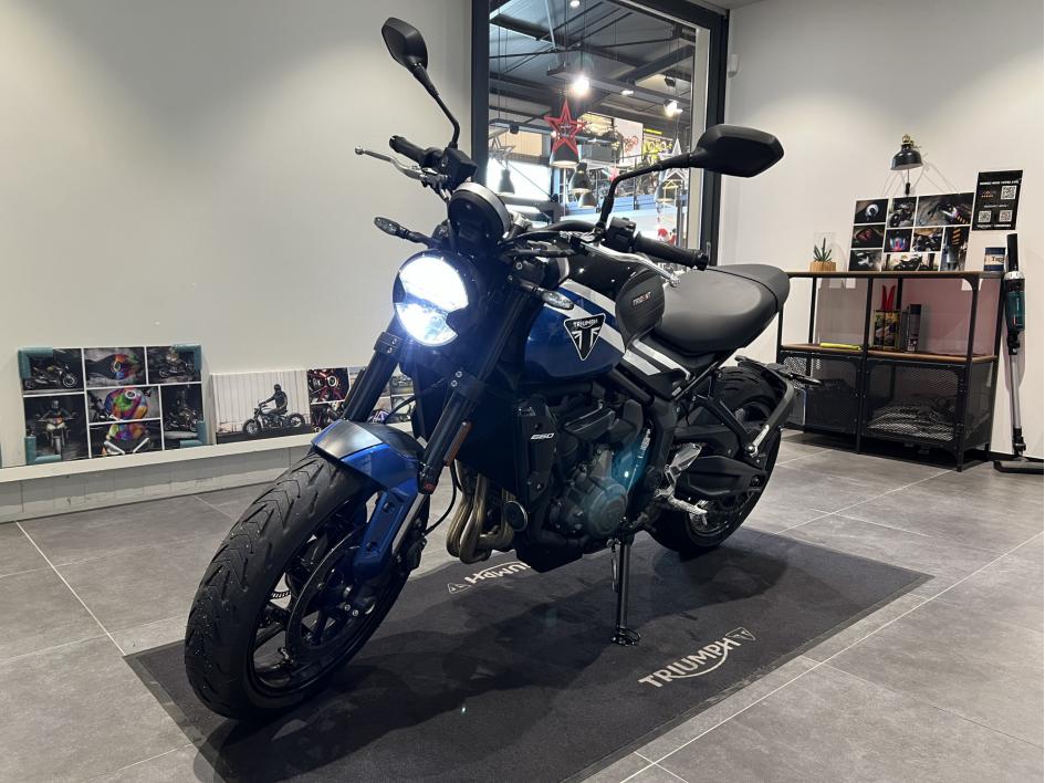 TRIUMPH TRIDENT 660 - A2