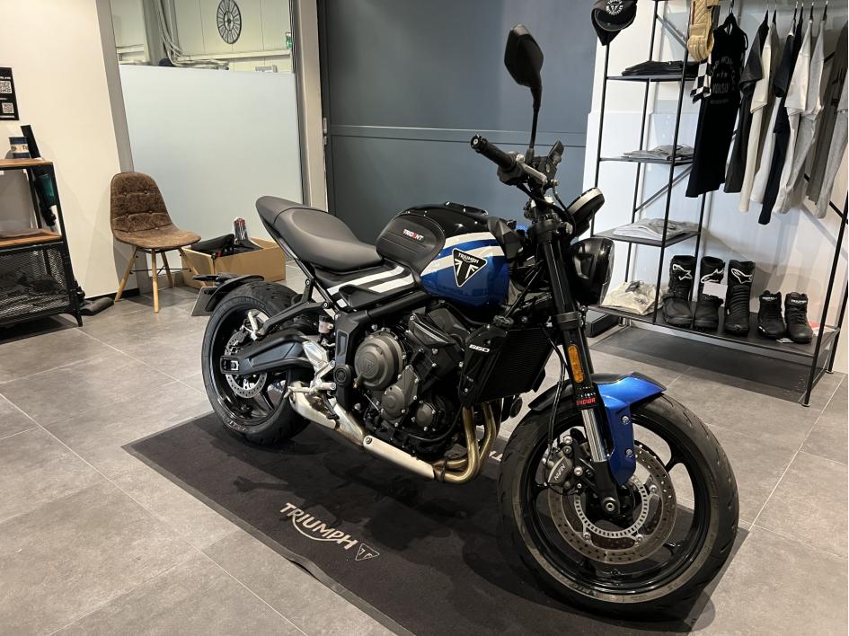 TRIUMPH TRIDENT 660 - A2