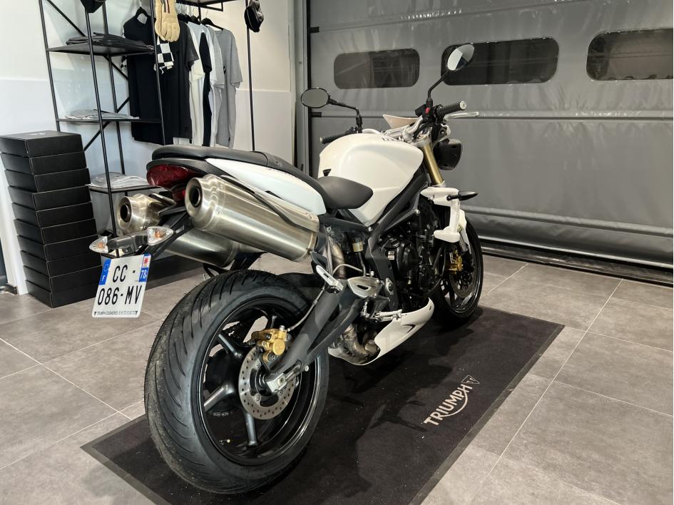 TRIUMPH STREET TRIPLE 675