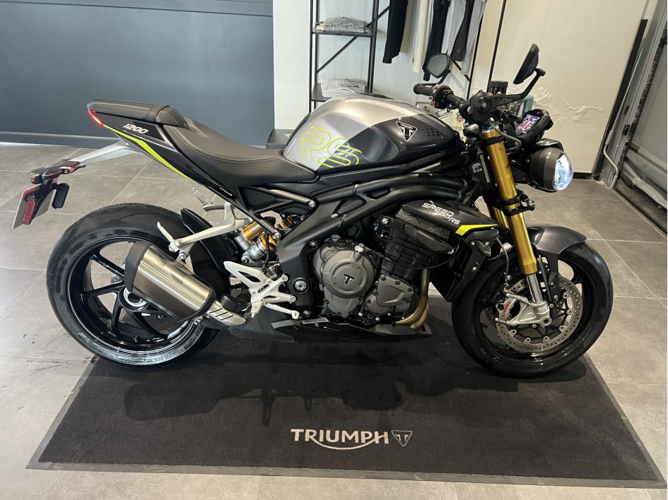 TRIUMPH SPEED TRIPLE 1200 RS