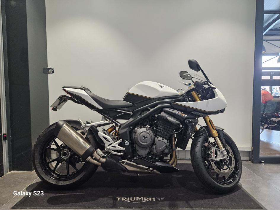 TRIUMPH SPEED TRIPLE 1200 RR