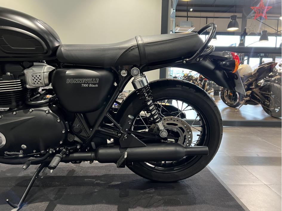 TRIUMPH Bonneville T100 Black - A2