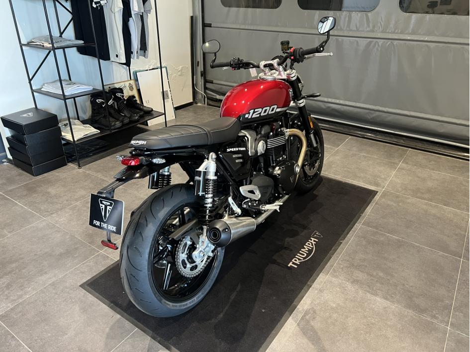 TRIUMPH SPEED TWIN 1200