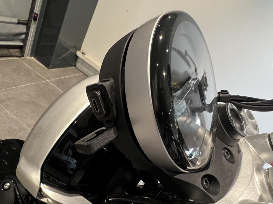 TRIUMPH SPEED TWIN 1200