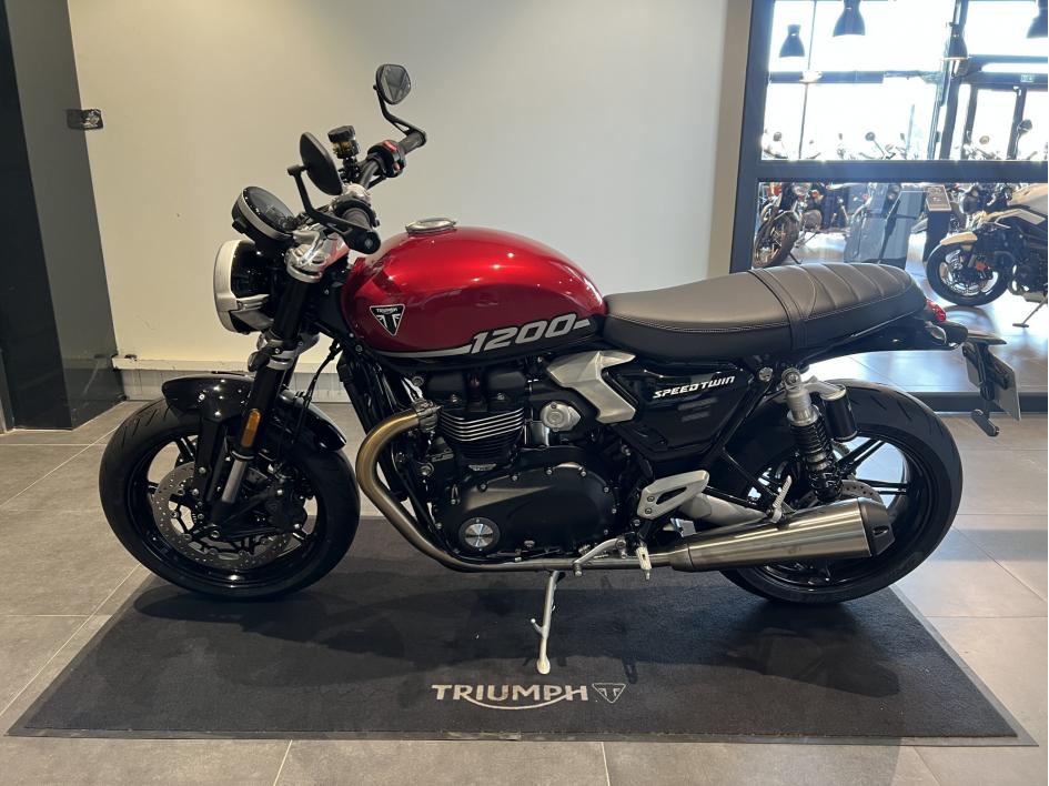 TRIUMPH SPEED TWIN 1200