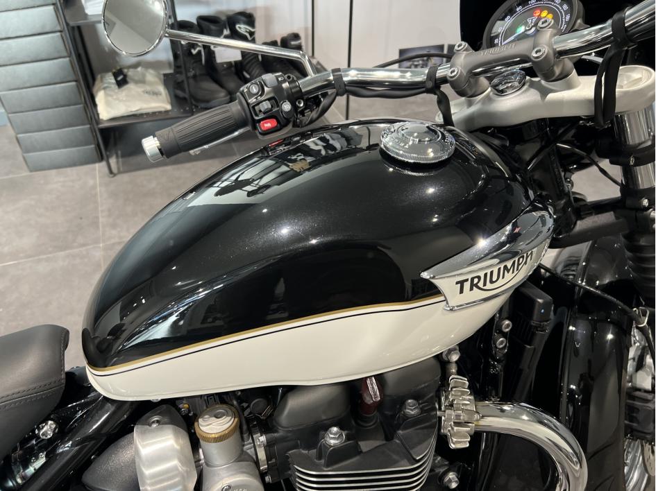 TRIUMPH SPEEDMASTER 1200