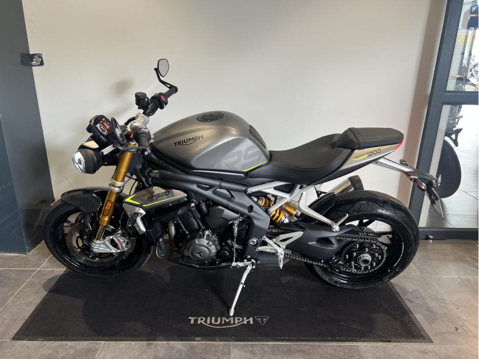 TRIUMPH SPEED TRIPLE 1200 RS