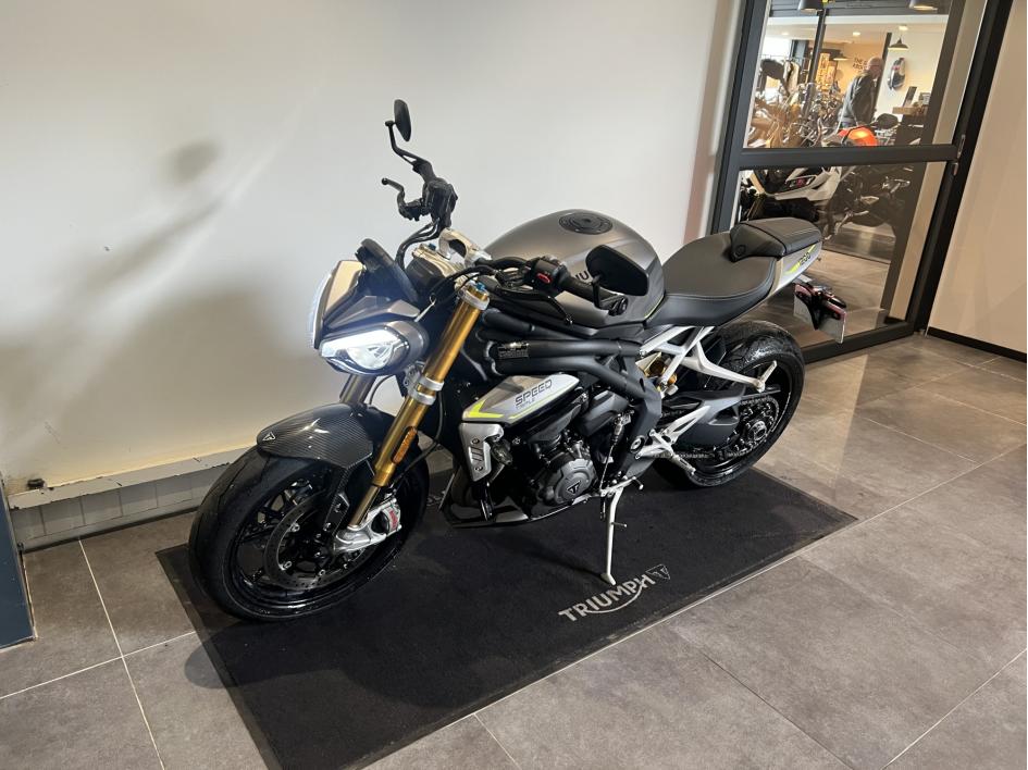 TRIUMPH SPEED TRIPLE 1200 RS