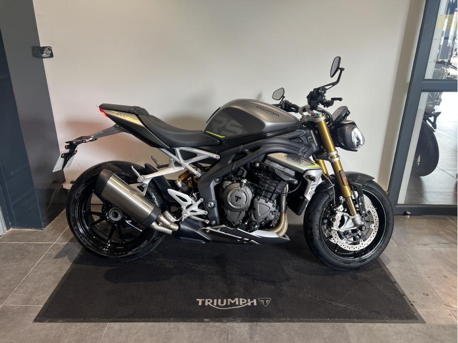 TRIUMPH SPEED TRIPLE 1200 RS