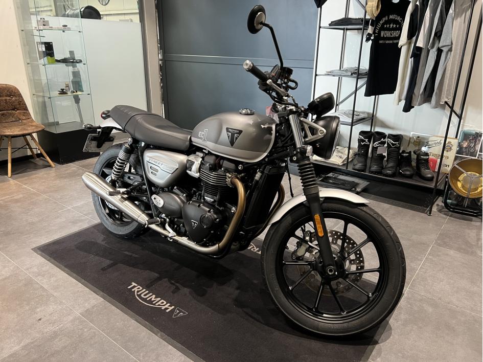 TRIUMPH STREET TWIN 900 EC1 Edition
