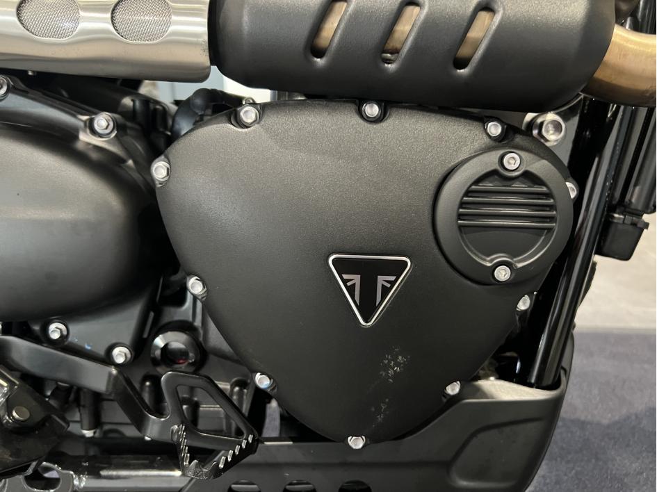 TRIUMPH SCRAMBLER 900 - CHROME EDITION