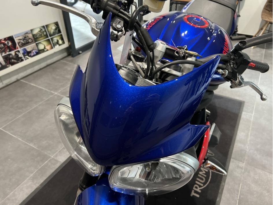 TRIUMPH STREET TRIPLE 675 R