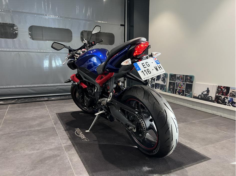 TRIUMPH STREET TRIPLE 675 R
