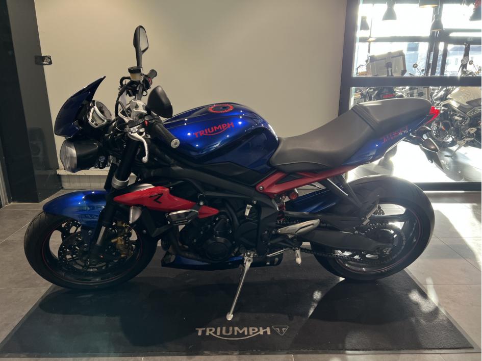 TRIUMPH STREET TRIPLE 675 R