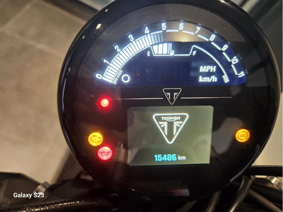 TRIUMPH TRIDENT 660