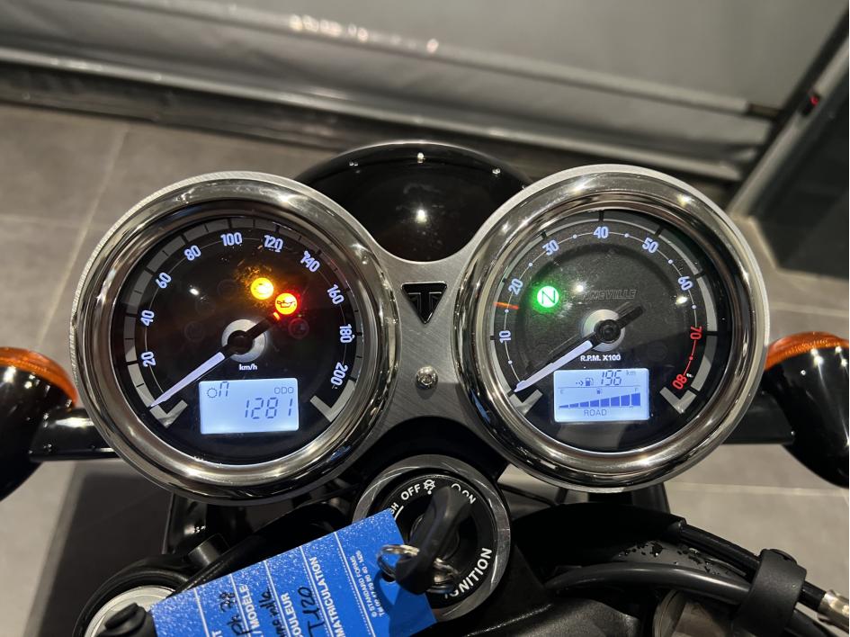 TRIUMPH Bonneville T120 Black